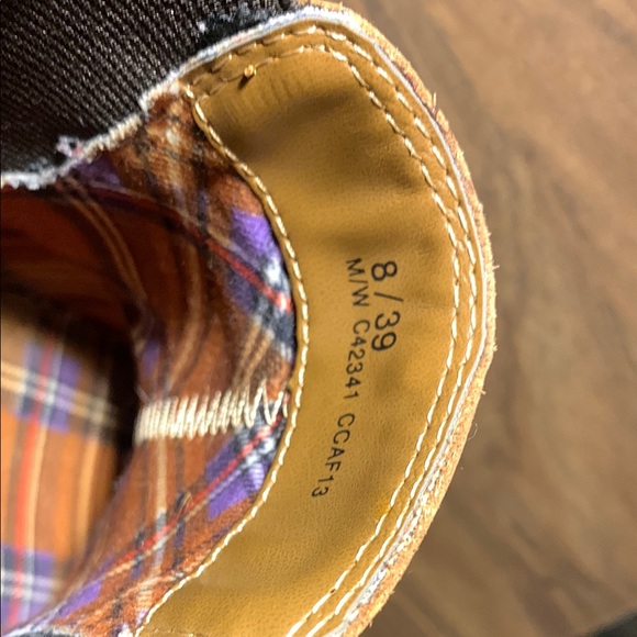 BOC Born Women’s 8 Studded Leather Ankle Boots - Picture 8 of 11